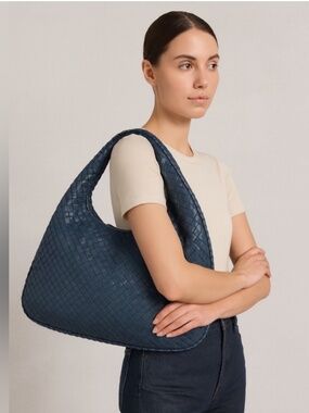 Bottega Veneta Large Veneta Intrecciato Hobo with Mirror (2010-2012)